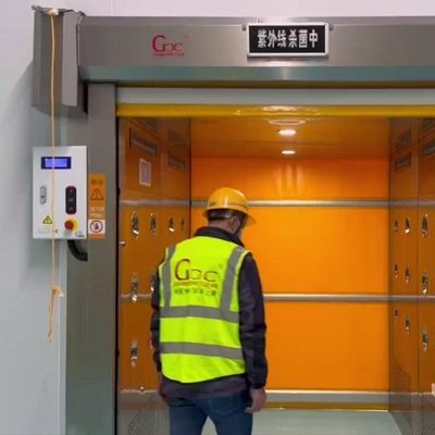 光電センサーが付いているポリ塩化ビニール シャッター ドアが付いているGCCの貨物クリーン ルームの空気シャワー